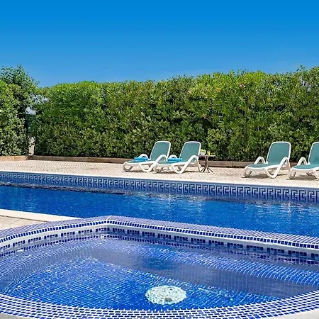 Ferrarias Villa Sleeps 7 With Air Con And Wifi