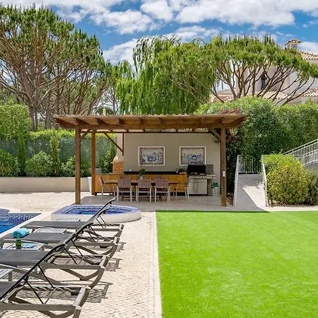 Ferrarias Villa Sleeps 7 With Air Con And Wifi فيلة