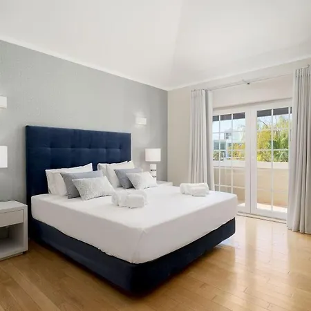 Ferrarias Villa Sleeps 7 With Air Con And Wifi Ferrarias (Loule)