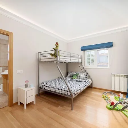 Ferrarias Villa Sleeps 7 With Air Con And Wifi