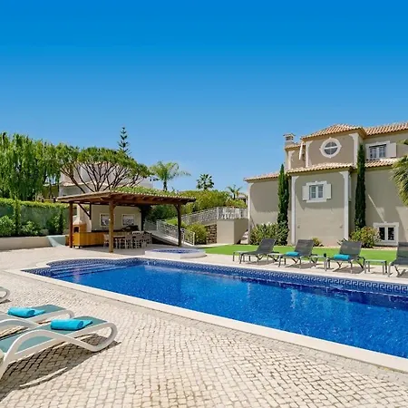 Ferrarias Villa Sleeps 7 With Air Con And Wifi *