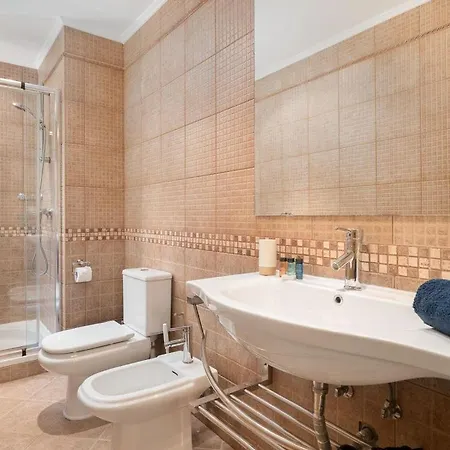 Ferrarias Villa Sleeps 7 With Air Con And Wifi