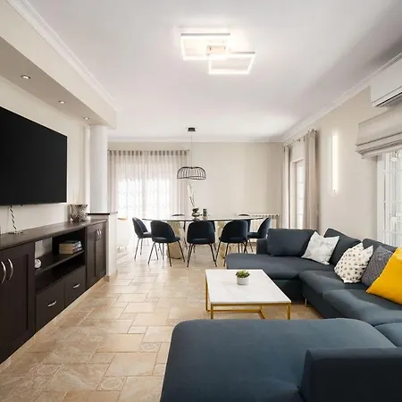 Ferrarias Villa Sleeps 7 With Air Con And Wifi Ferrarias